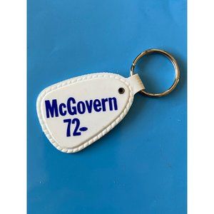 Vintage 1972 Blue George McGovern 72 Presidential Election White Keychain Advert